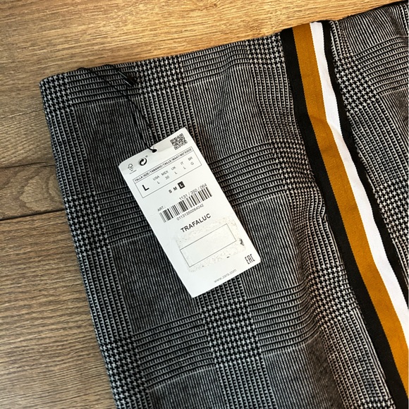 ZARA | pencil skirt in houndstooth with a black/white/gold side stripe size L - Picture 6 of 11